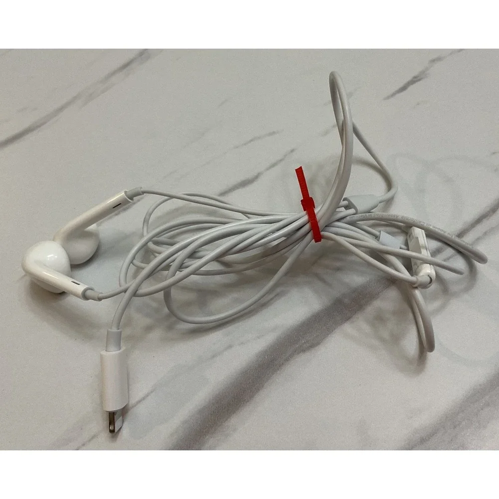 Apple EarPods with Lightning Connector White Wired In-Ear Headphones OEM Tested